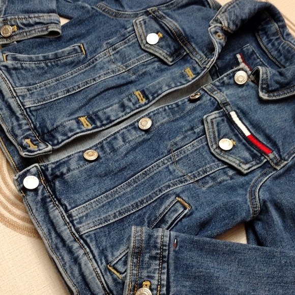 Tommy Hilfiger blu jeans baby girl jacket for 6 or 7 years, Color blue. - Picture 4 of 7